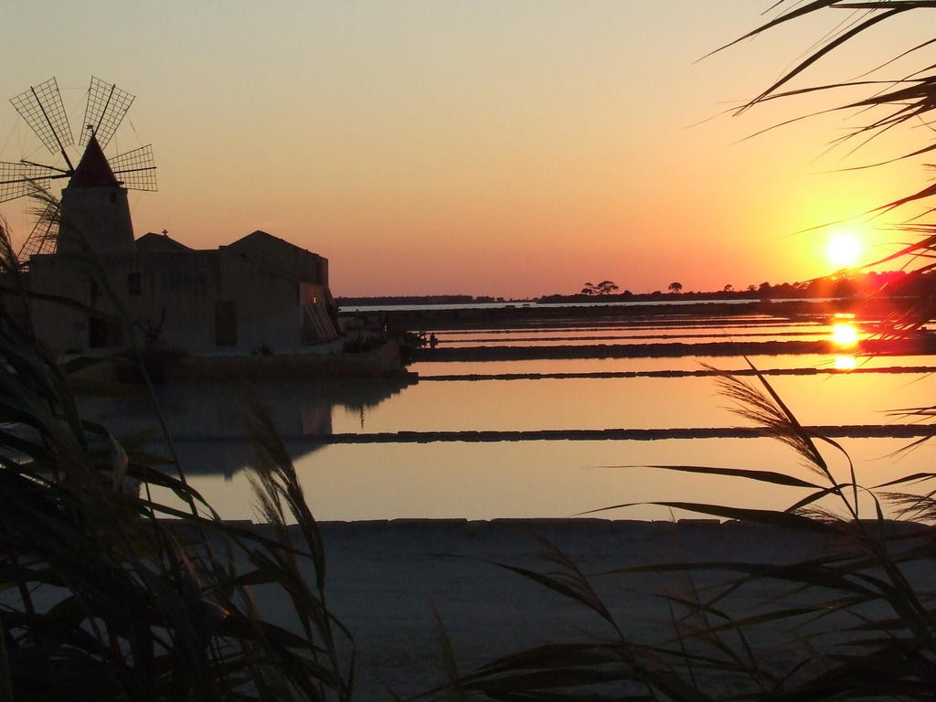 I Tramonti Sul Mare Bed & Breakfast Marsala Bagian luar foto