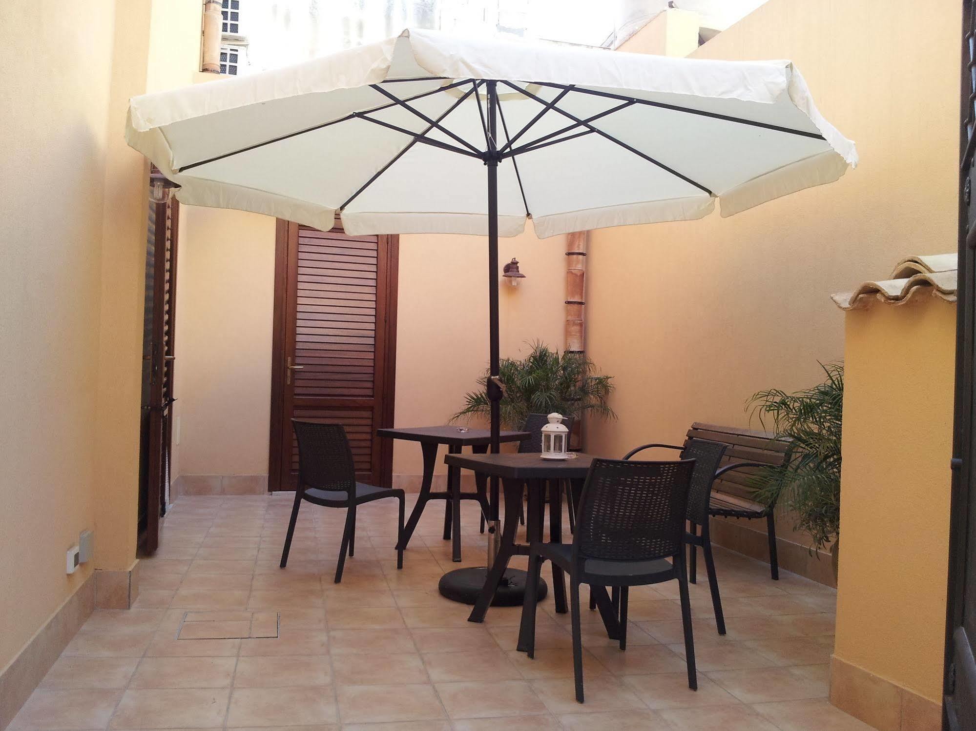 I Tramonti Sul Mare Bed & Breakfast Marsala Bagian luar foto
